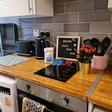 Cosy Studio With Kitchenette And Private Bathroom - 15Mins To Central London! Ngoại thất bức ảnh