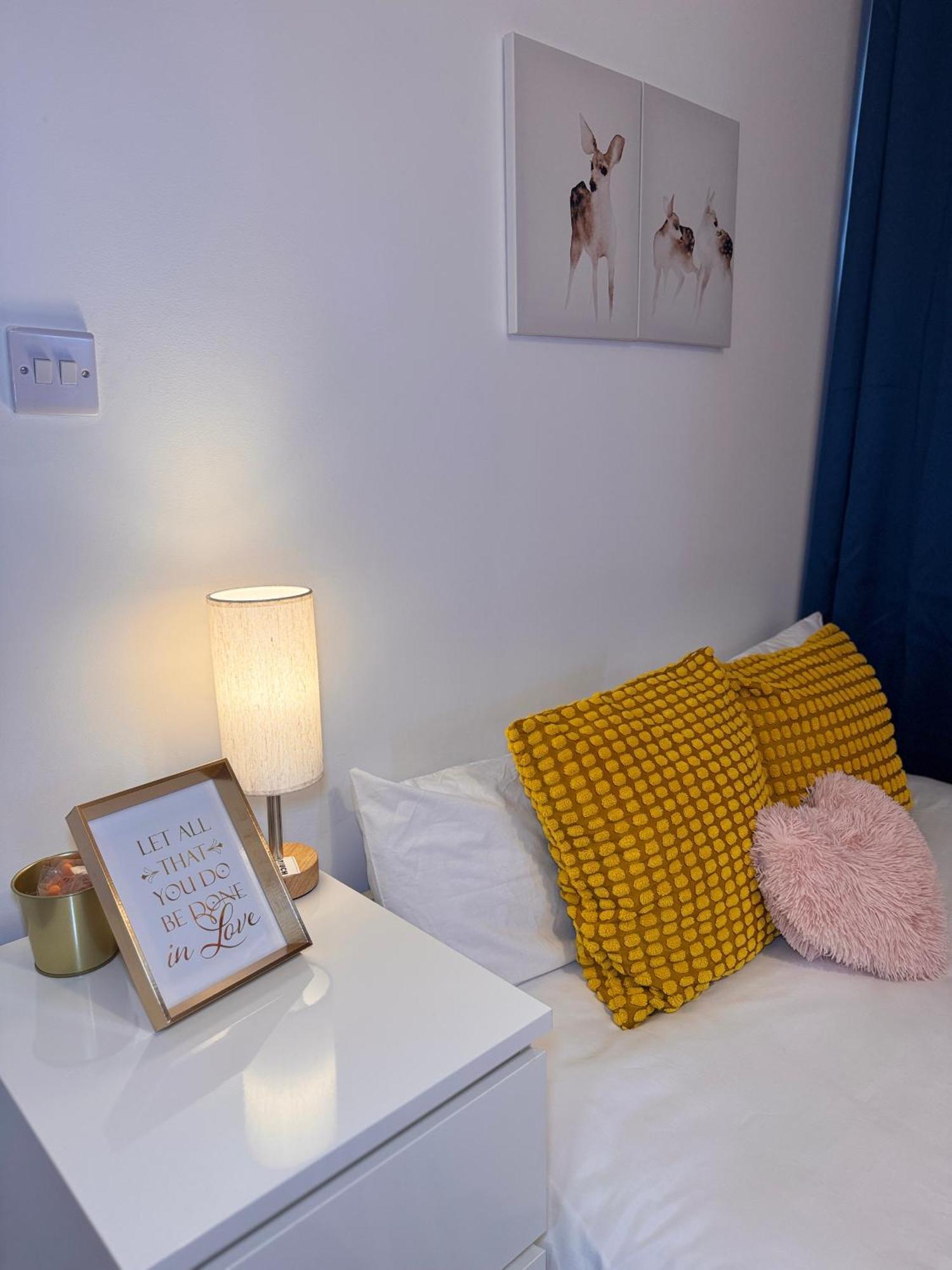Cosy Studio With Kitchenette And Private Bathroom - 15Mins To Central London! Ngoại thất bức ảnh